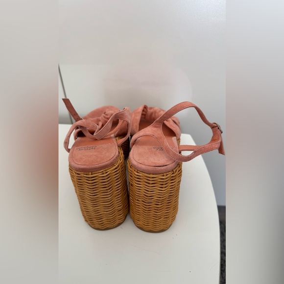 Jeffrey  Campbell Women's Pink Woven Platform Sandals size 9.5 - Picture 3 of 4